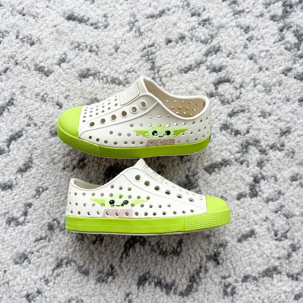 DISNEY NATIVE Star Wars The Mandalorian Kids Grogu Baby Yoda Shoes Size 6C